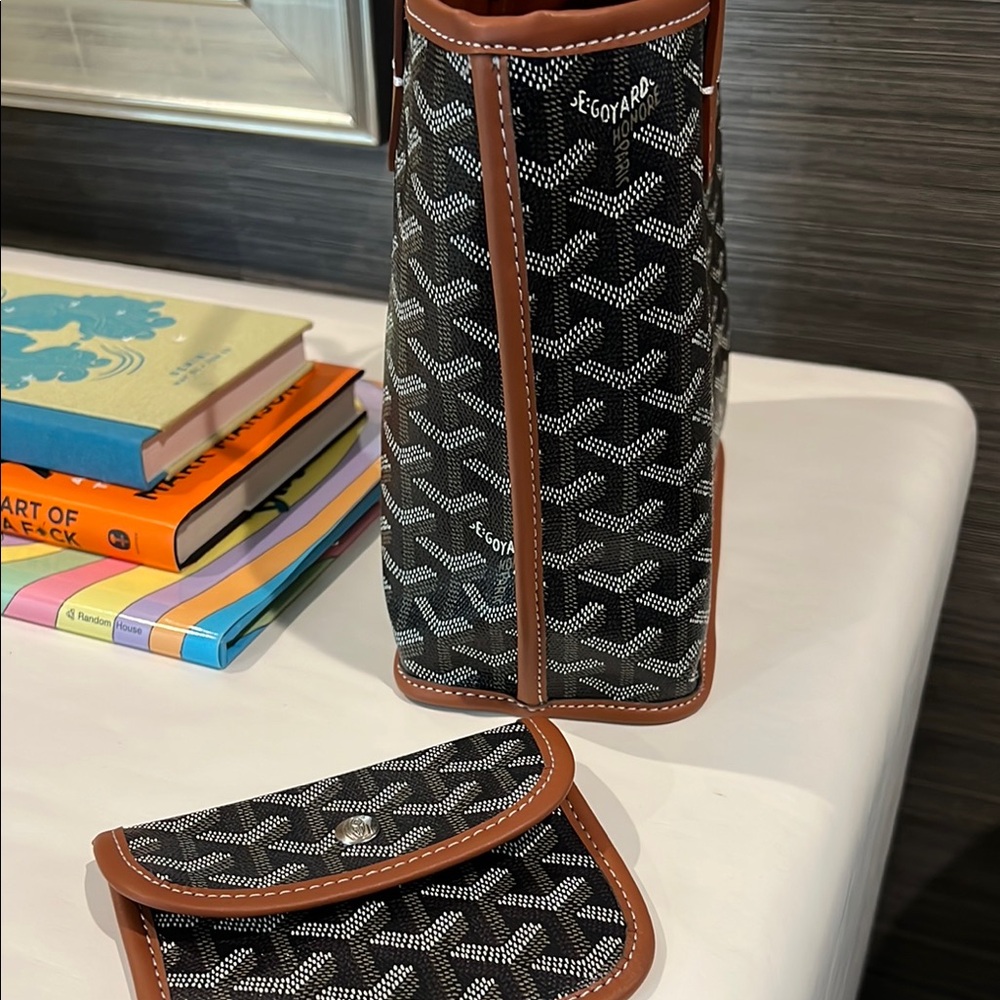 Black and Brown Geometric Pattern Tote - Picture 5 of 7